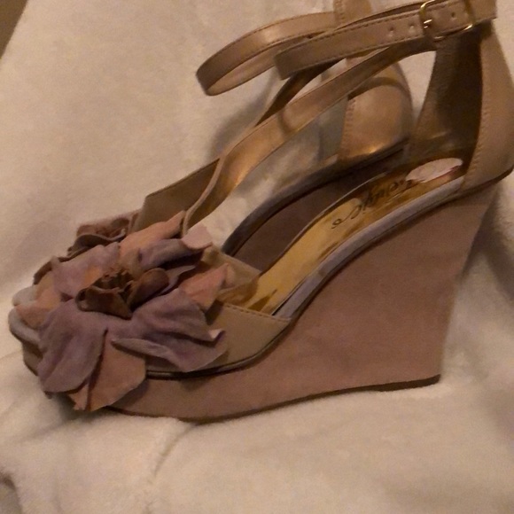 Open-toe Heels - Picture 1 of 2